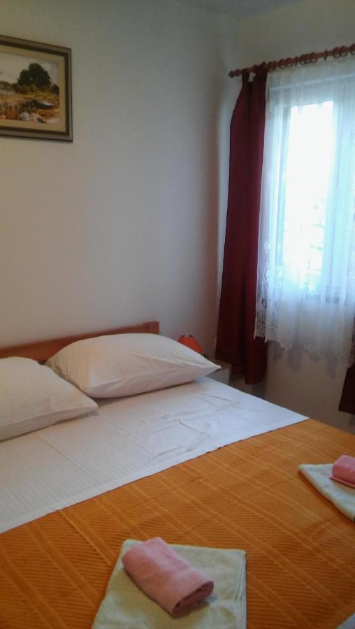 Apartmani Vitkovic II ツレス エクステリア 写真
